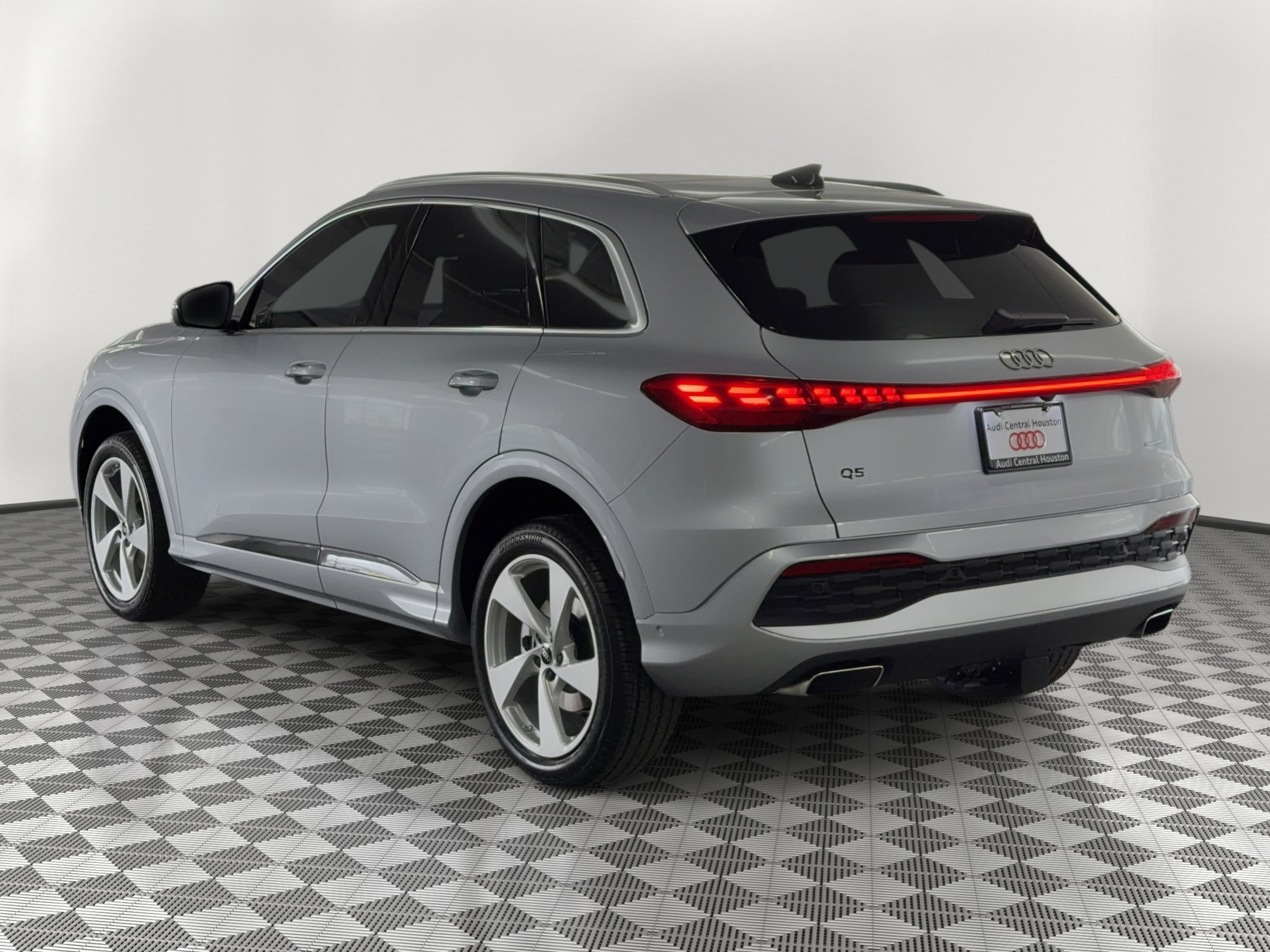 New 2026 Audi Q5 Premium Plus image 3