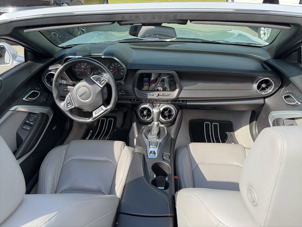 Used 2017 Chevrolet Camaro LT RWD image 12