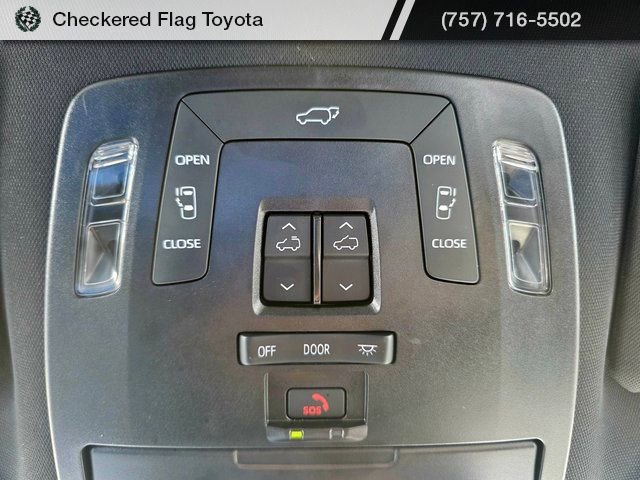 Used 2025 Toyota Sienna XSE w/ XSE Plus Package image 10