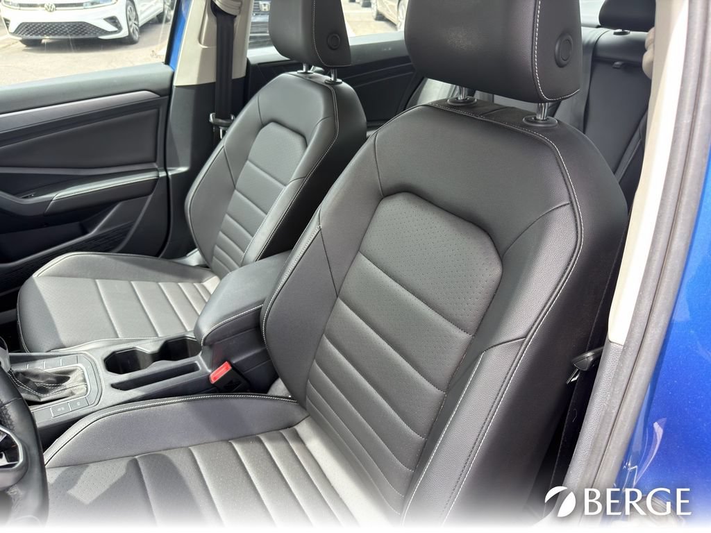 Used 2022 Volkswagen Jetta SE FWD image 13