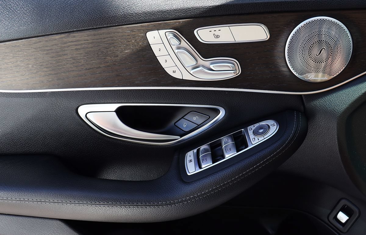 Used 2020 Mercedes-Benz C 300 Sedan w/ Premium Package image 40