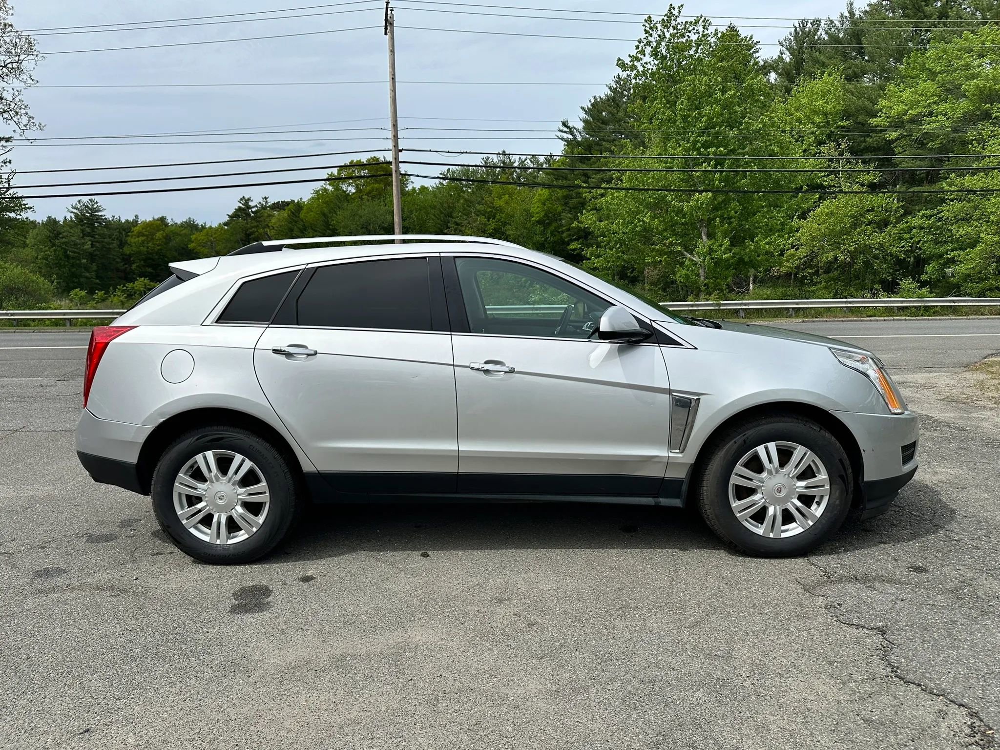 Used 2013 Cadillac SRX Luxury w/ Driver Awareness Package AWD/4WD image 2