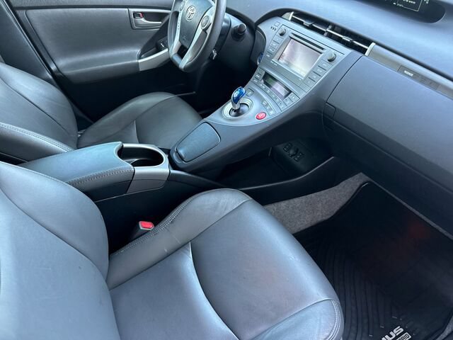 Used 2015 Toyota Prius Prime Plug-In Hybrid FWD image 19