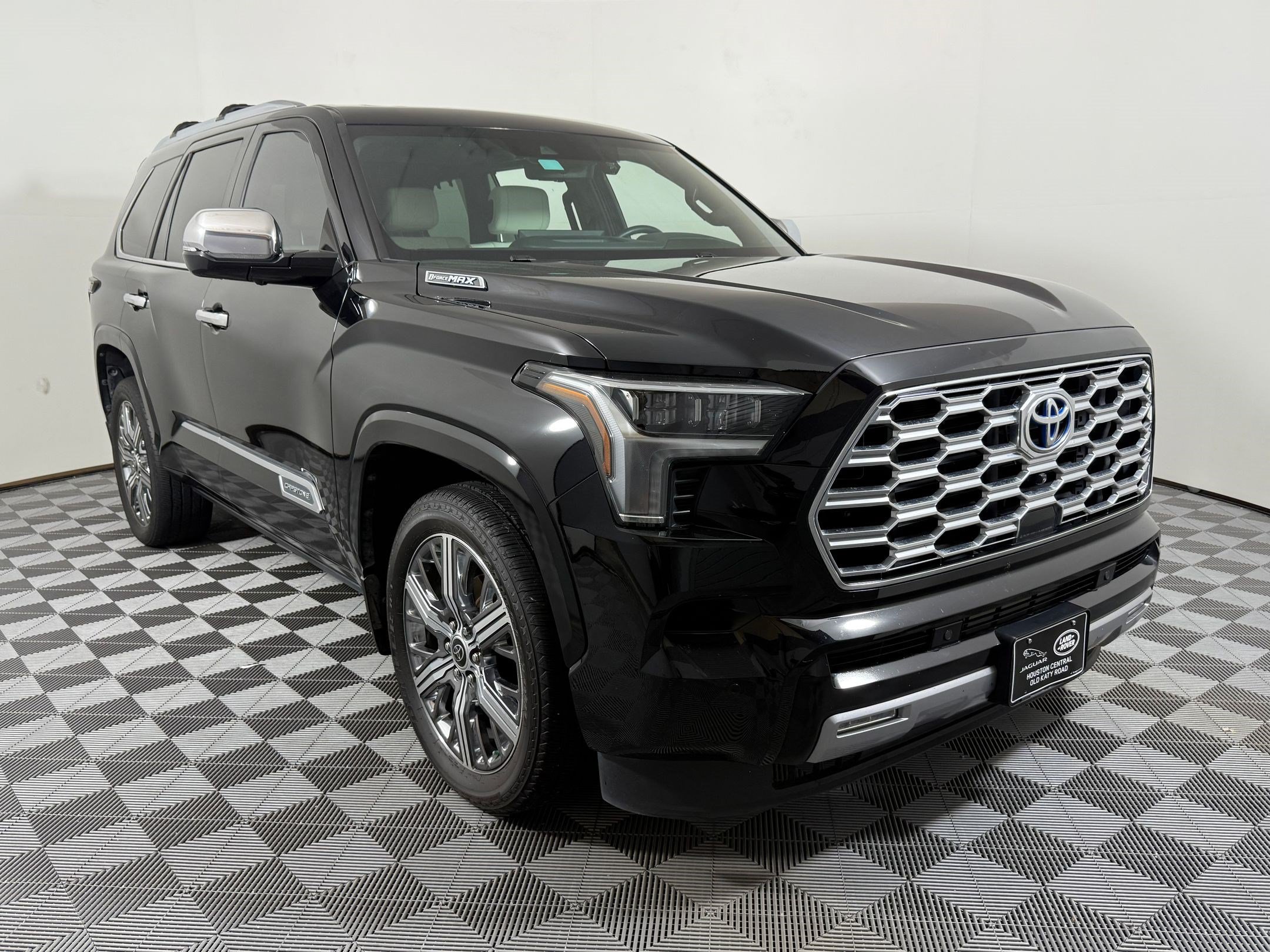 Used 2024 Toyota Sequoia Capstone AWD/4WD image 7