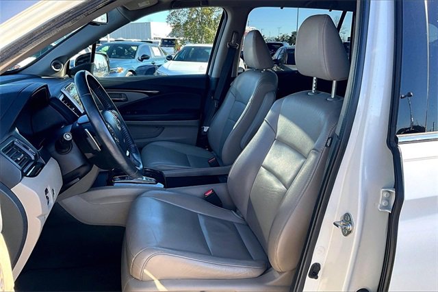 Used 2017 Honda Pilot Touring image 18