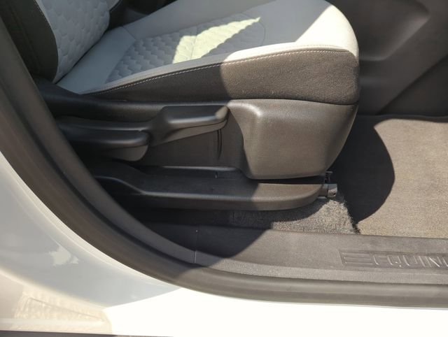 Used 2021 Chevrolet Equinox LS FWD image 34