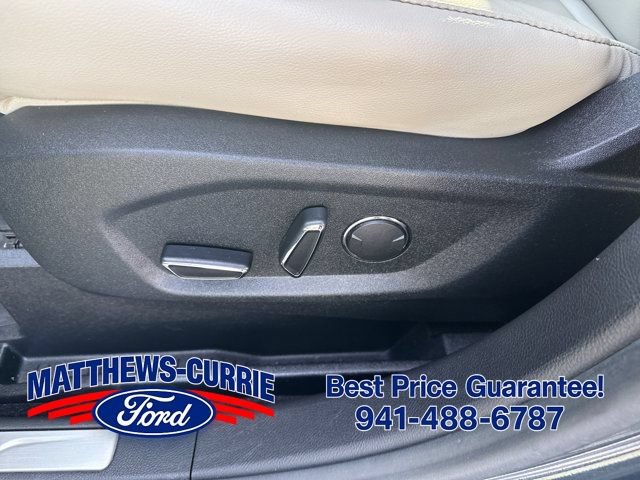 Used 2016 Ford Edge Titanium w/ Technology Package FWD image 10