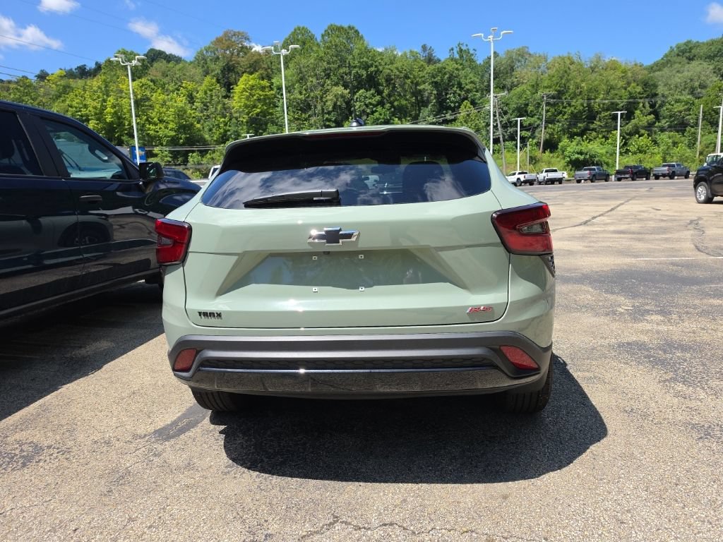Certified 2024 Chevrolet Trax RS w/ Driver Confidence Package FWD image 6