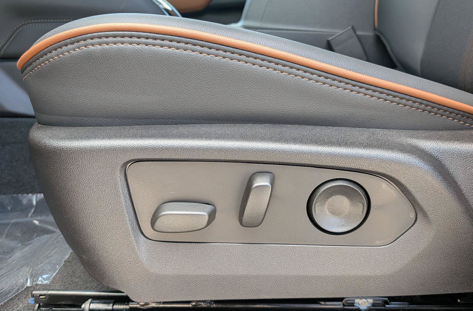 New 2026 GMC Canyon AT4 AWD/4WD image 12