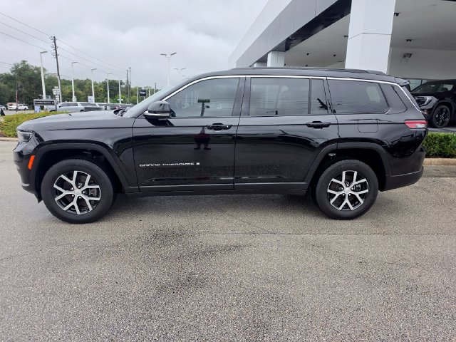 Used 2025 Jeep Grand Cherokee L Limited AWD/4WD image 2