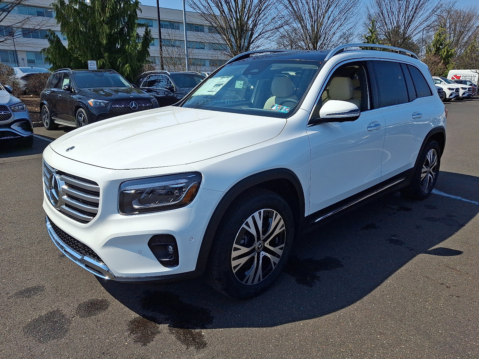New 2026 Mercedes-Benz GLB 250 4MATIC image 3