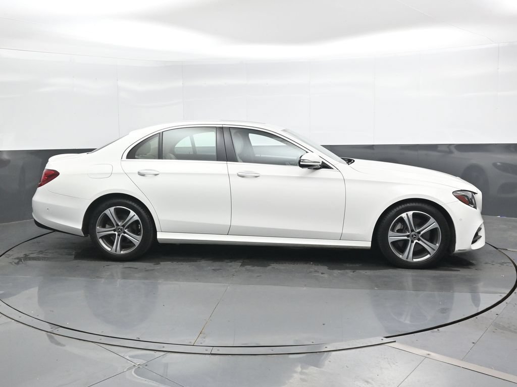 Used 2018 Mercedes-Benz E 300 4MATIC image 3
