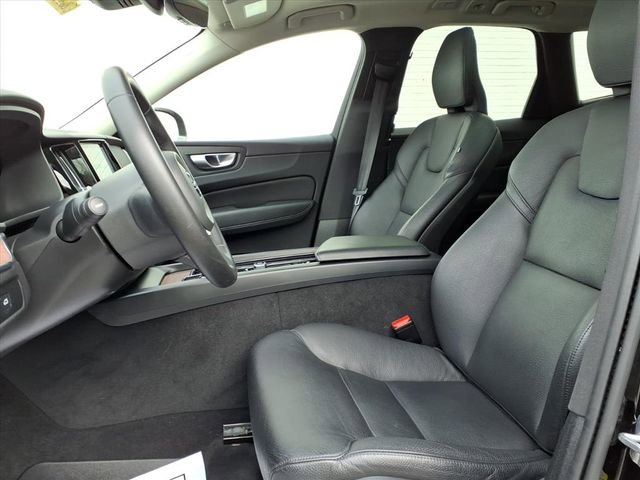 Used 2024 Volvo XC60 B5 Plus AWD/4WD image 19