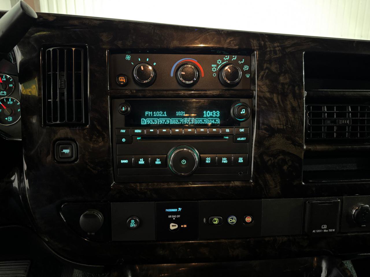 Used 2016 Chevrolet Express 2500 Extended image 29
