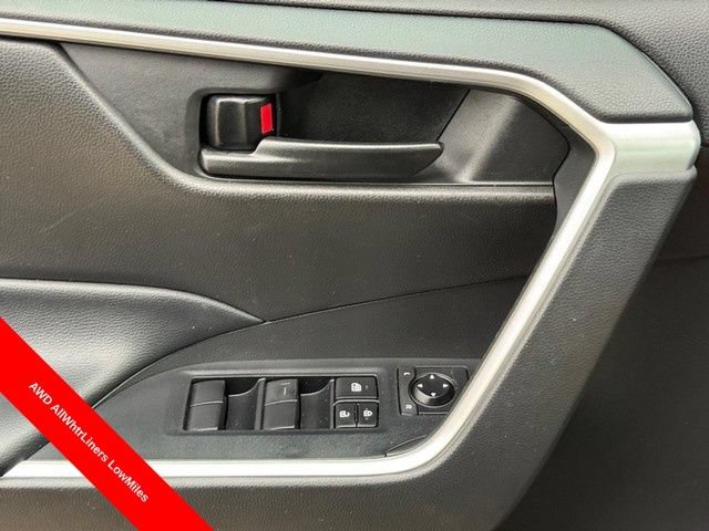 Used 2022 Toyota RAV4 LE AWD/4WD image 23
