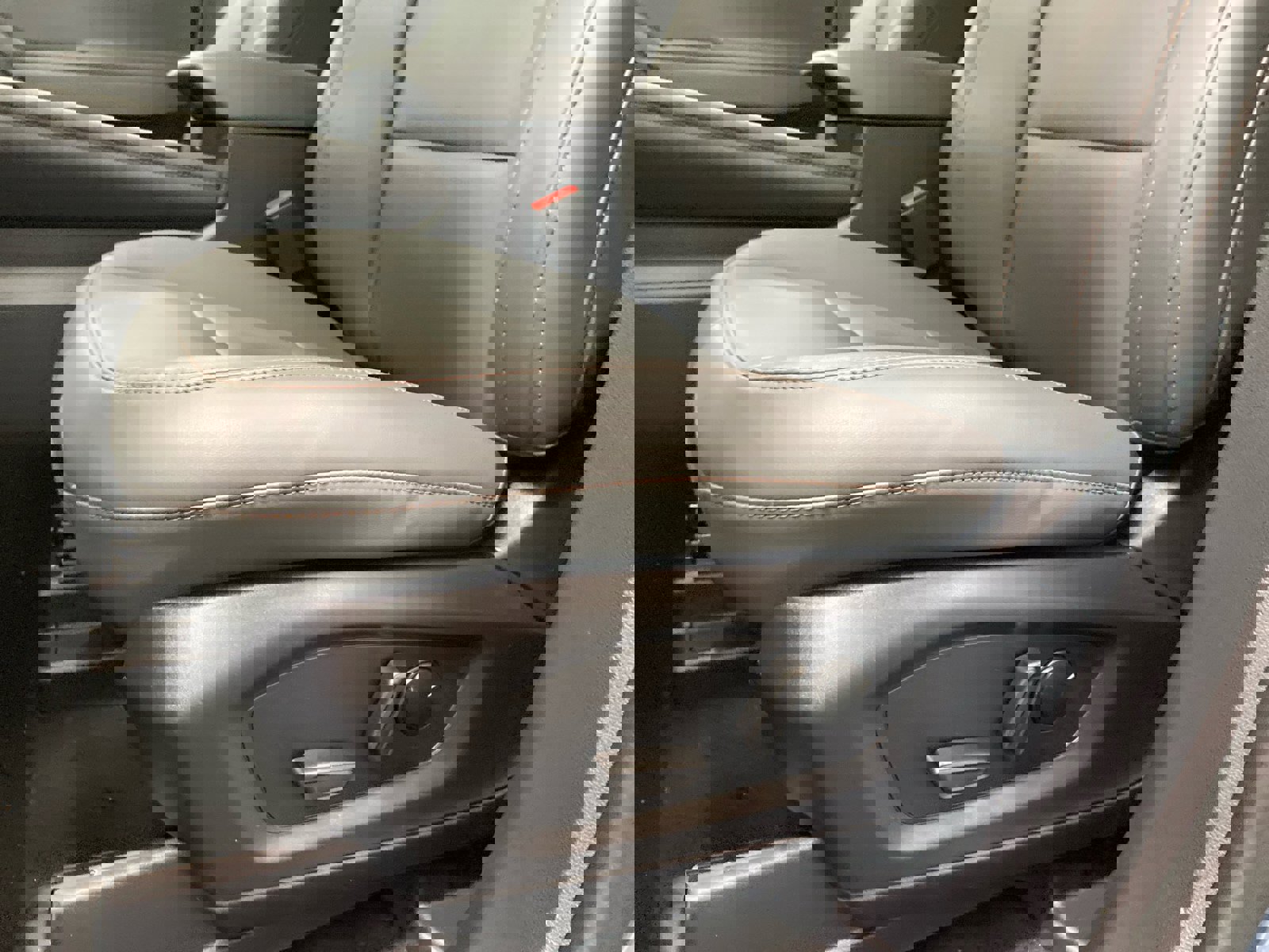 New 2026 Ford Explorer Active w/ Active Comfort Package image 18