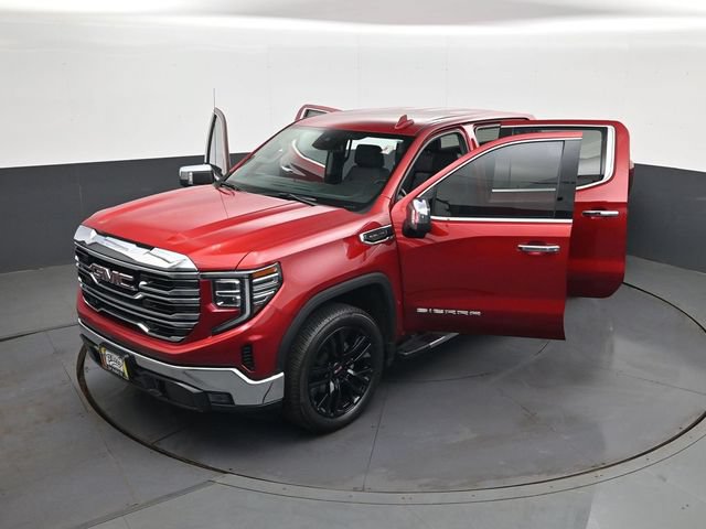 Used 2023 GMC Sierra 1500 SLT w/ SLT Convenience Package AWD/4WD image 30
