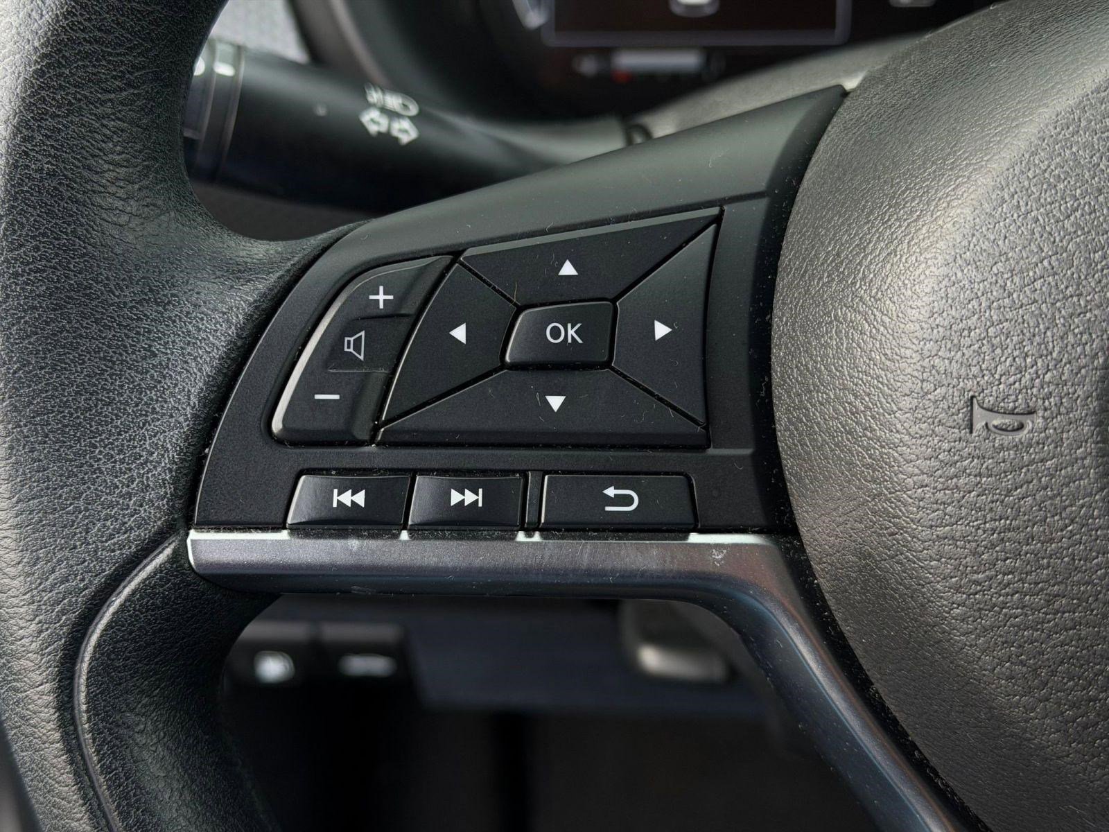 Used 2022 Nissan Kicks SV image 14