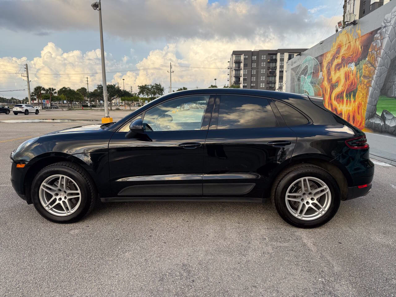 Used 2017 Porsche Macan AWD/4WD image 8