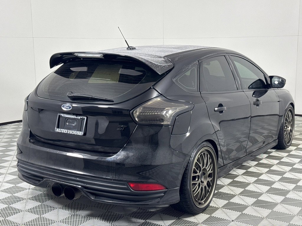 Used 2017 Ford Focus ST image 5