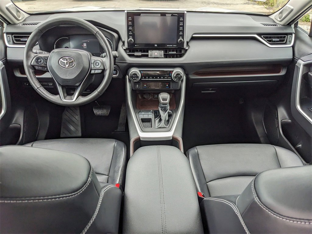 Used 2022 Toyota RAV4 Limited image 18