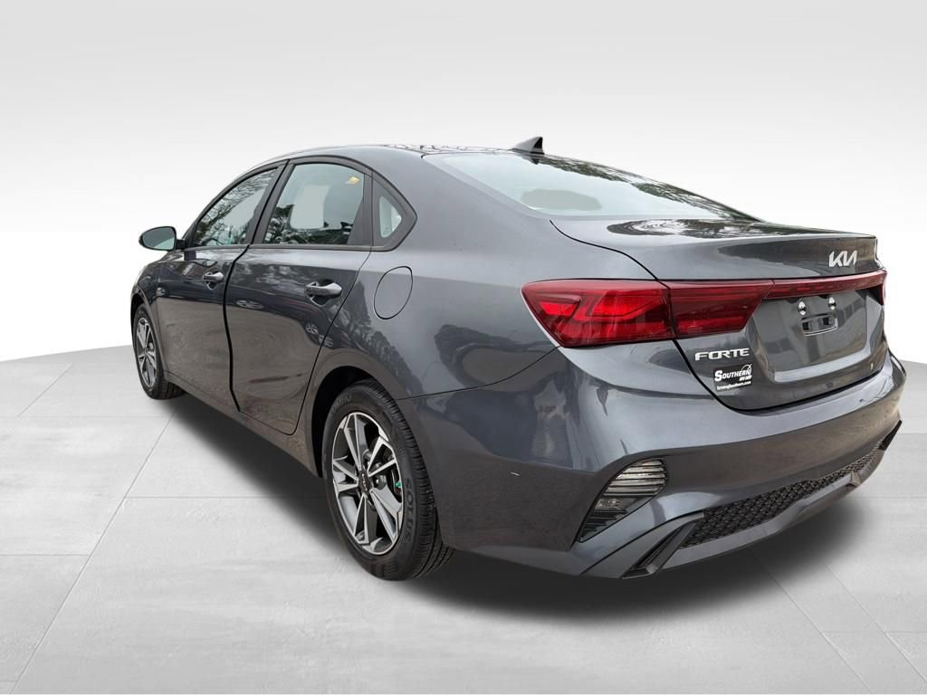Used 2023 Kia Forte LXS w/ LXS Technology Package image 3