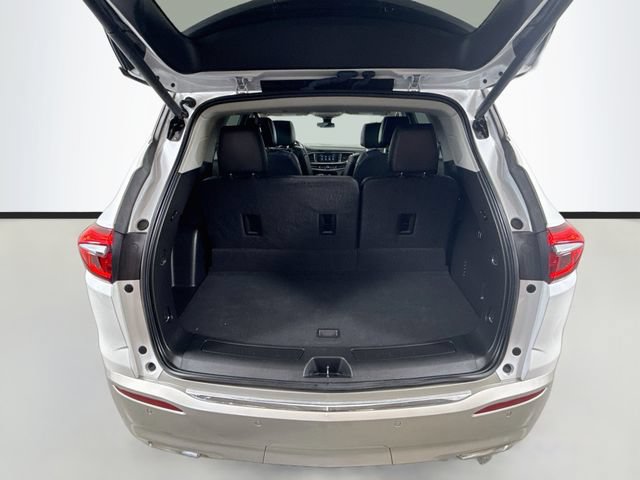 Used 2019 Buick Enclave Avenir w/ Avenir Technology Package AWD/4WD image 27