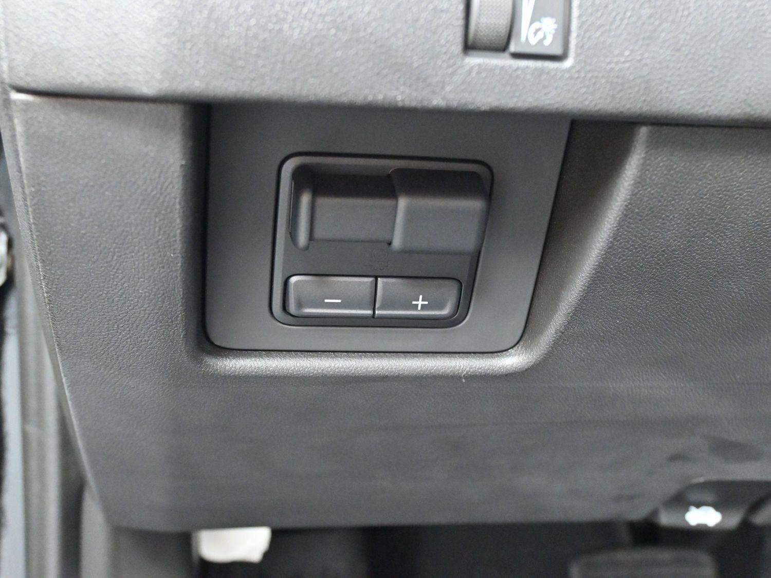 Used 2025 GMC Canyon AT4 w/ Technology Plus Package AWD/4WD image 28