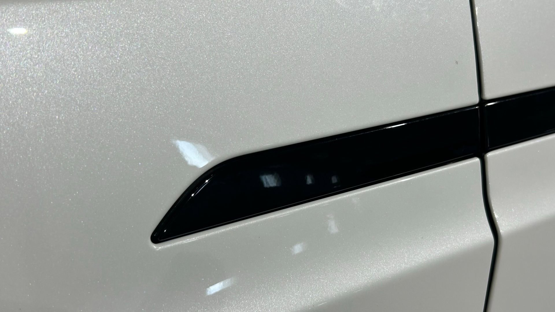 Used 2023 Tesla Model X Plaid image 21