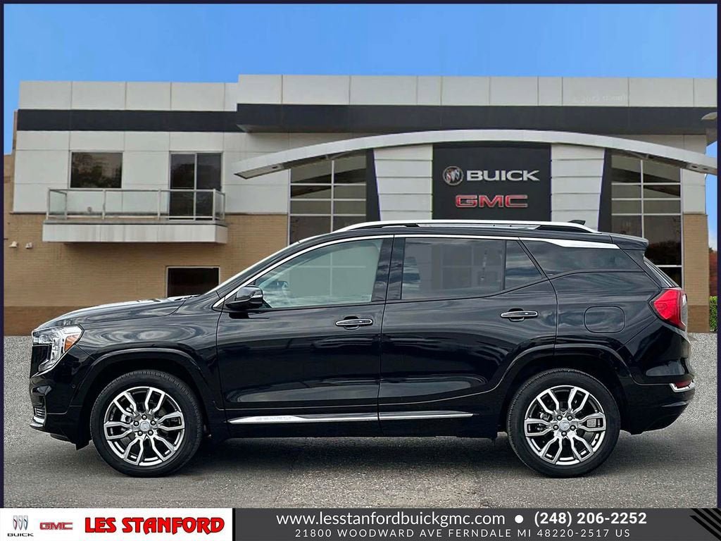 Used 2023 GMC Terrain Denali w/ Denali Premium Package image 2
