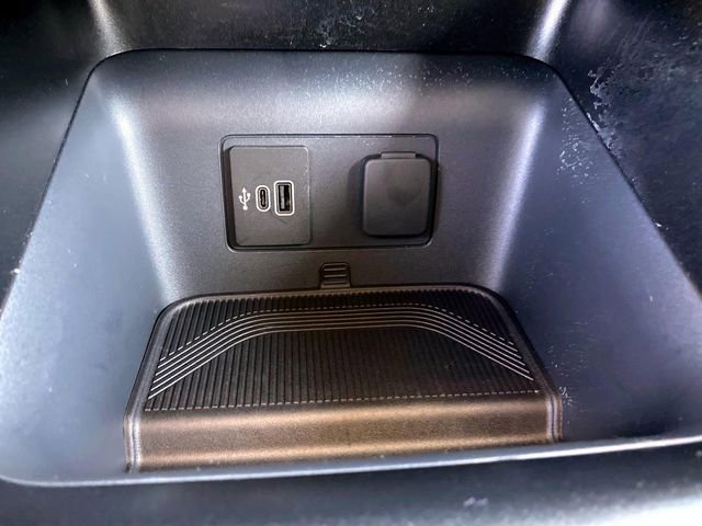 Used 2026 Ford Explorer Active AWD/4WD image 15