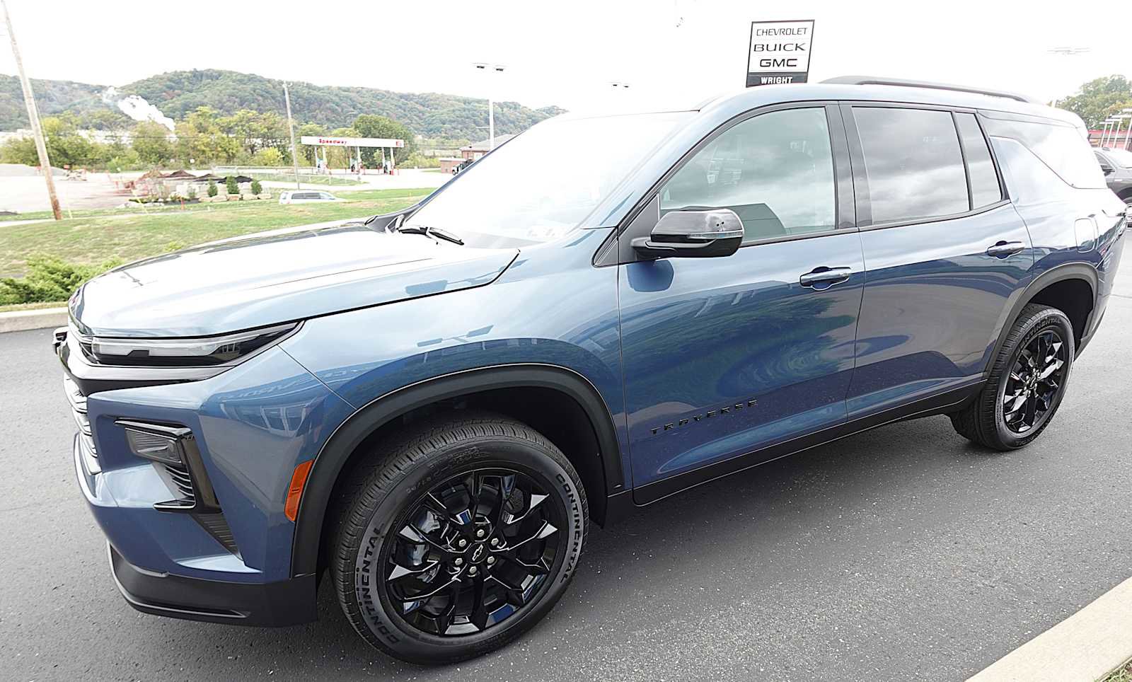 New 2026 Chevrolet Traverse LT w/ Midnight/Sport Edition image 6