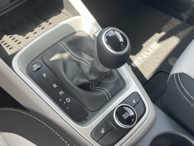 New 2026 Hyundai Venue SEL FWD image 29