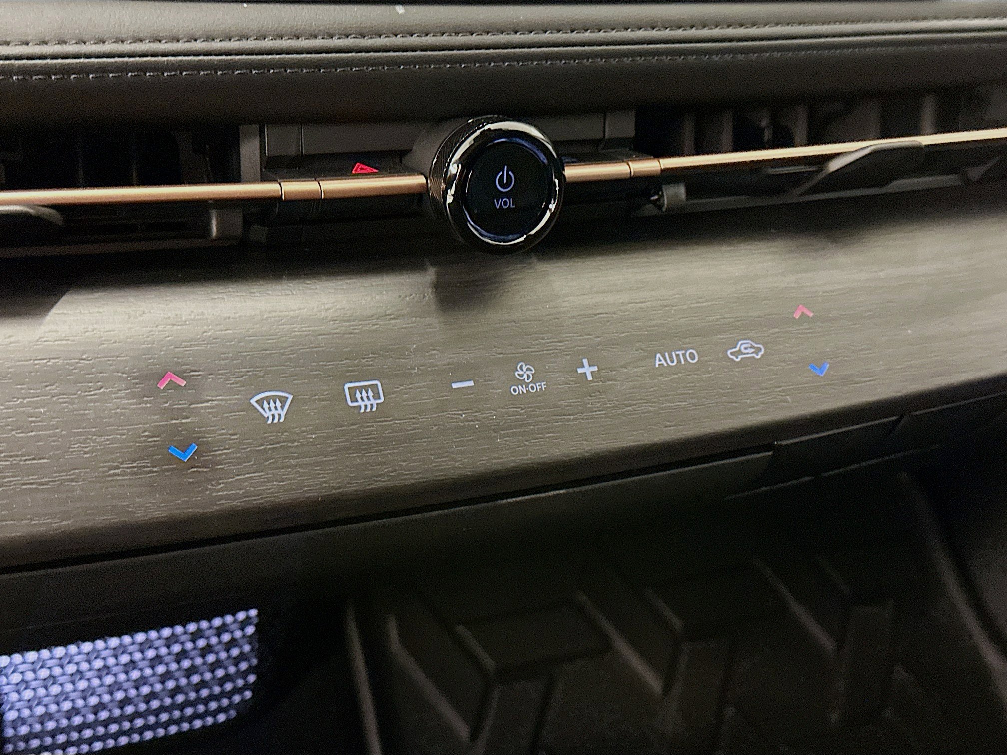 Used 2023 Nissan Ariya AWD image 24