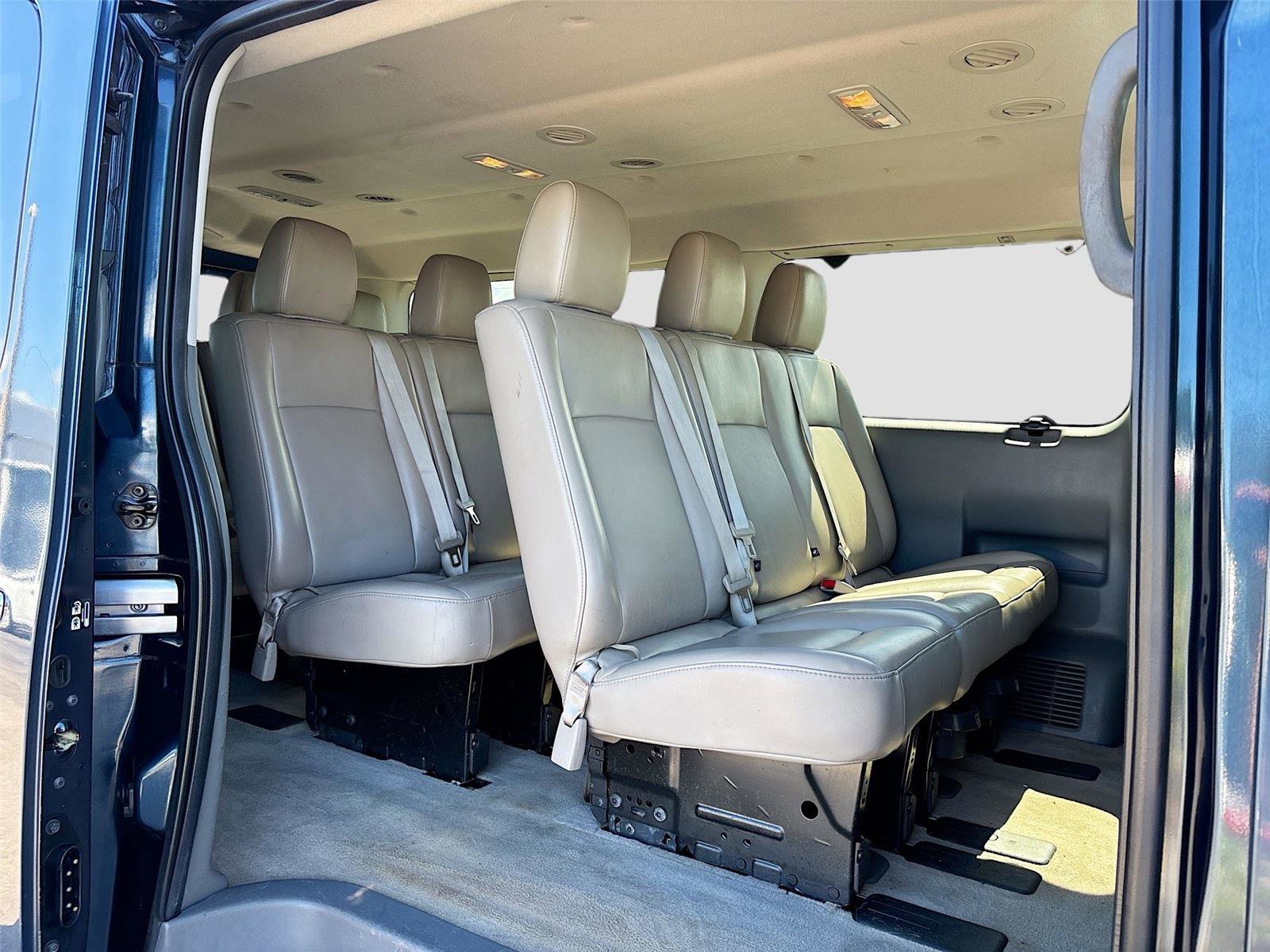 Used 2016 Nissan NV 3500 SL image 30