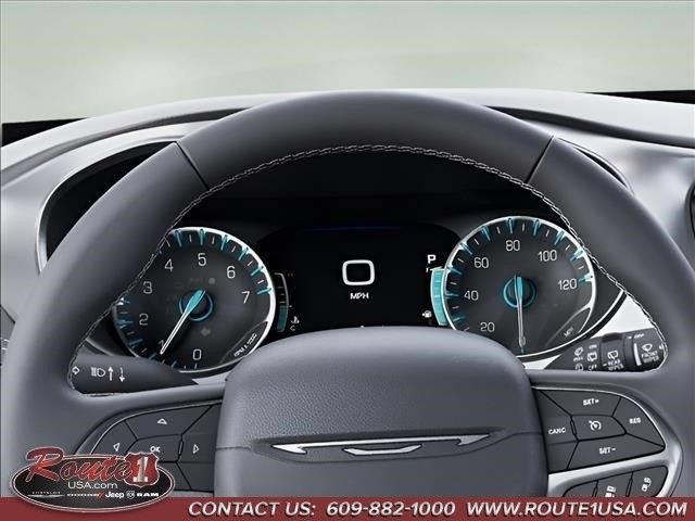 New 2027 Chrysler Pacifica Select AWD/4WD image 18