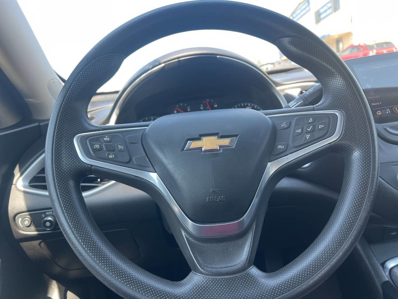Used 2022 Chevrolet Malibu LT FWD image 11