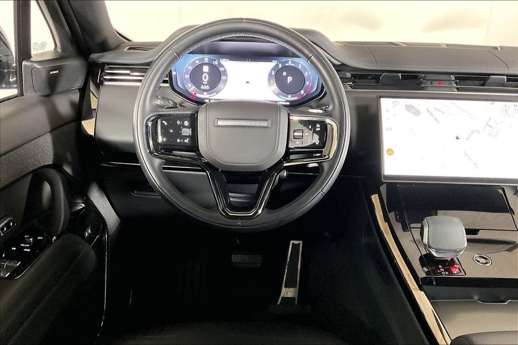 Used 2025 Land Rover Range Rover Sport Dynamic SE image 4
