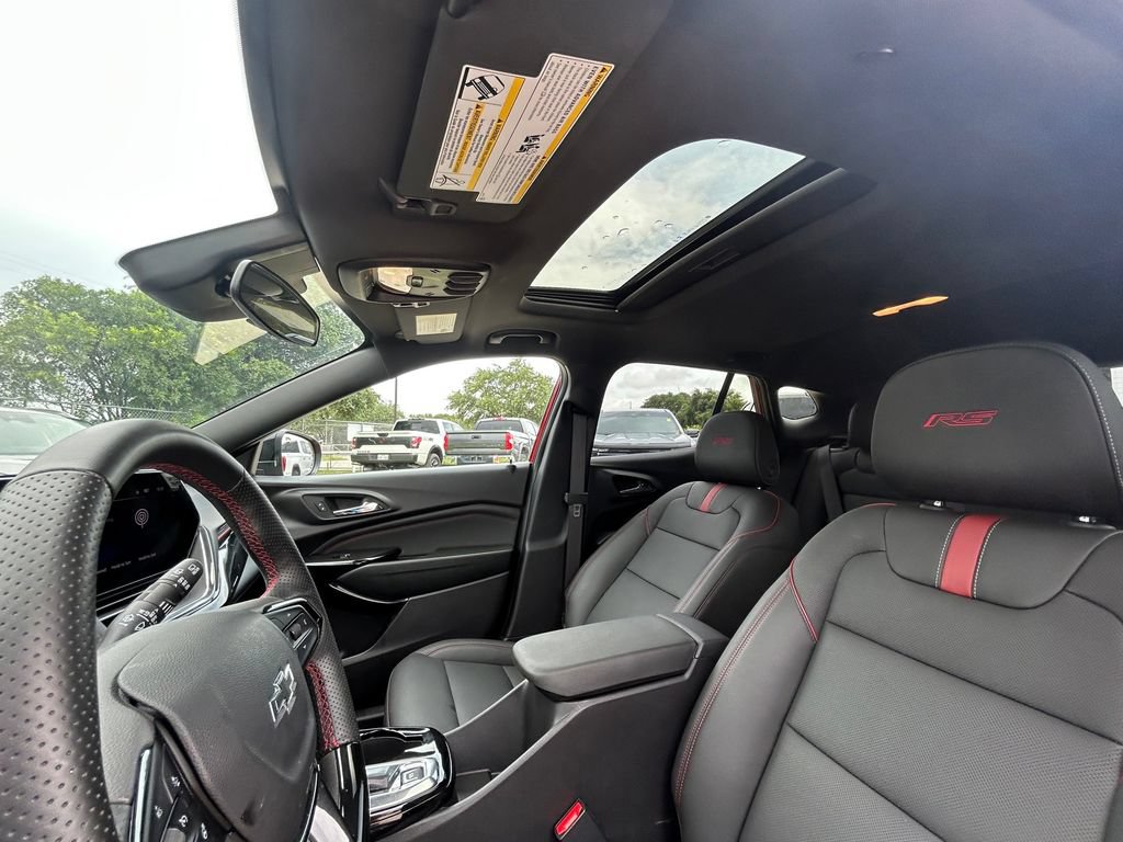 Used 2026 Chevrolet Trax RS w/ Sunroof Package FWD image 12