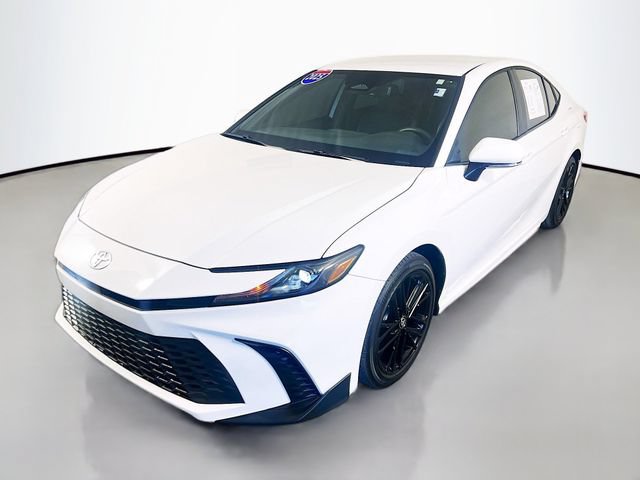 Used 2025 Toyota Camry SE FWD image 4
