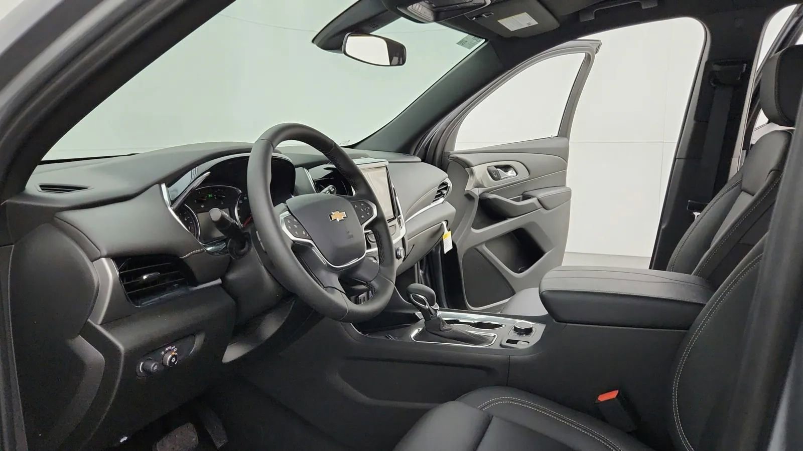 Used 2023 Chevrolet Traverse LT image 46