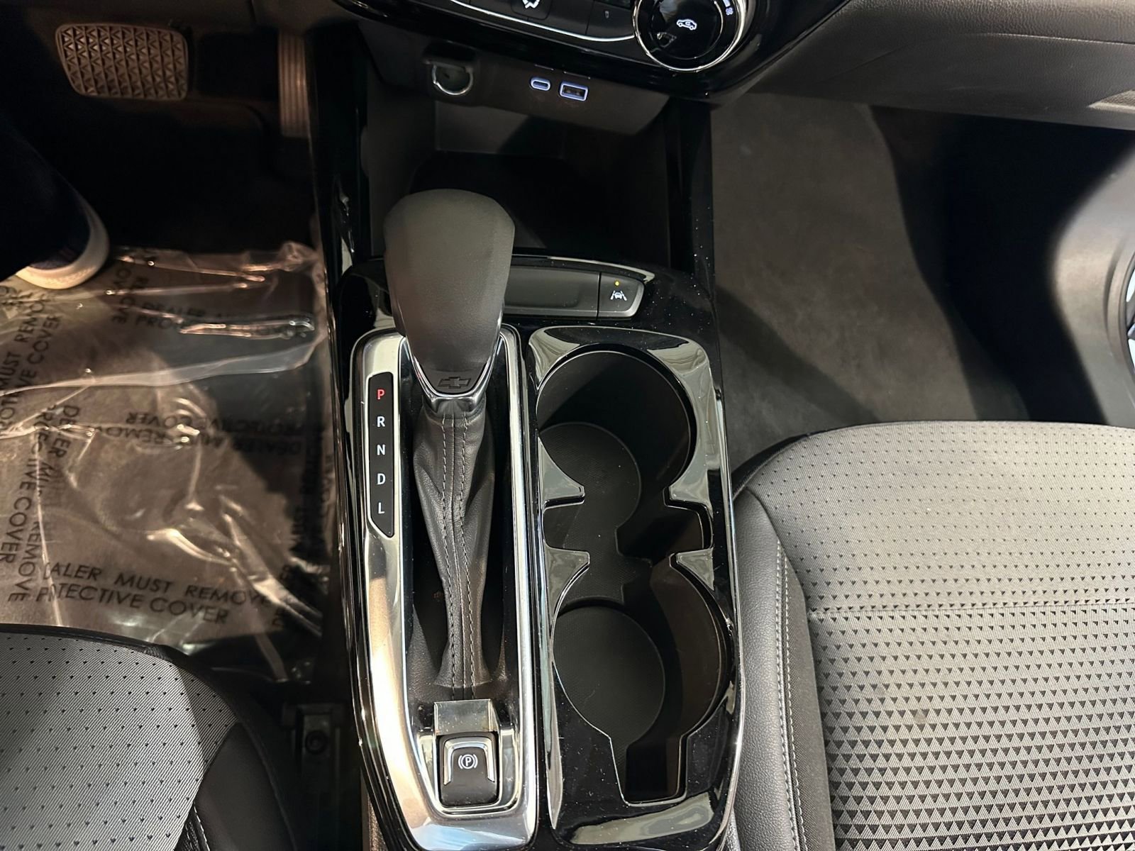 Used 2025 Chevrolet Trax LT FWD image 40