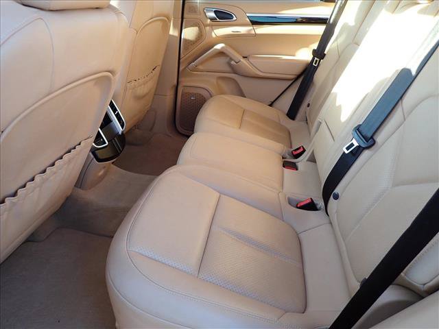 Used 2014 Porsche Cayenne S AWD/4WD image 7