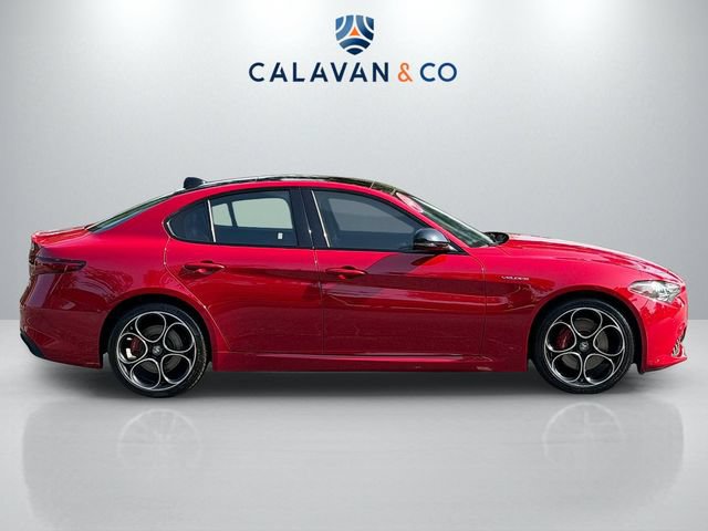 Used 2022 Alfa Romeo Giulia Veloce AWD/4WD image 8