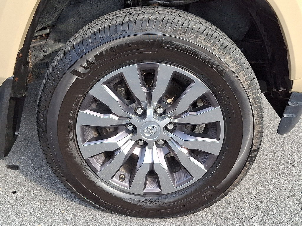 Used 2020 Toyota Tacoma Limited AWD/4WD image 11