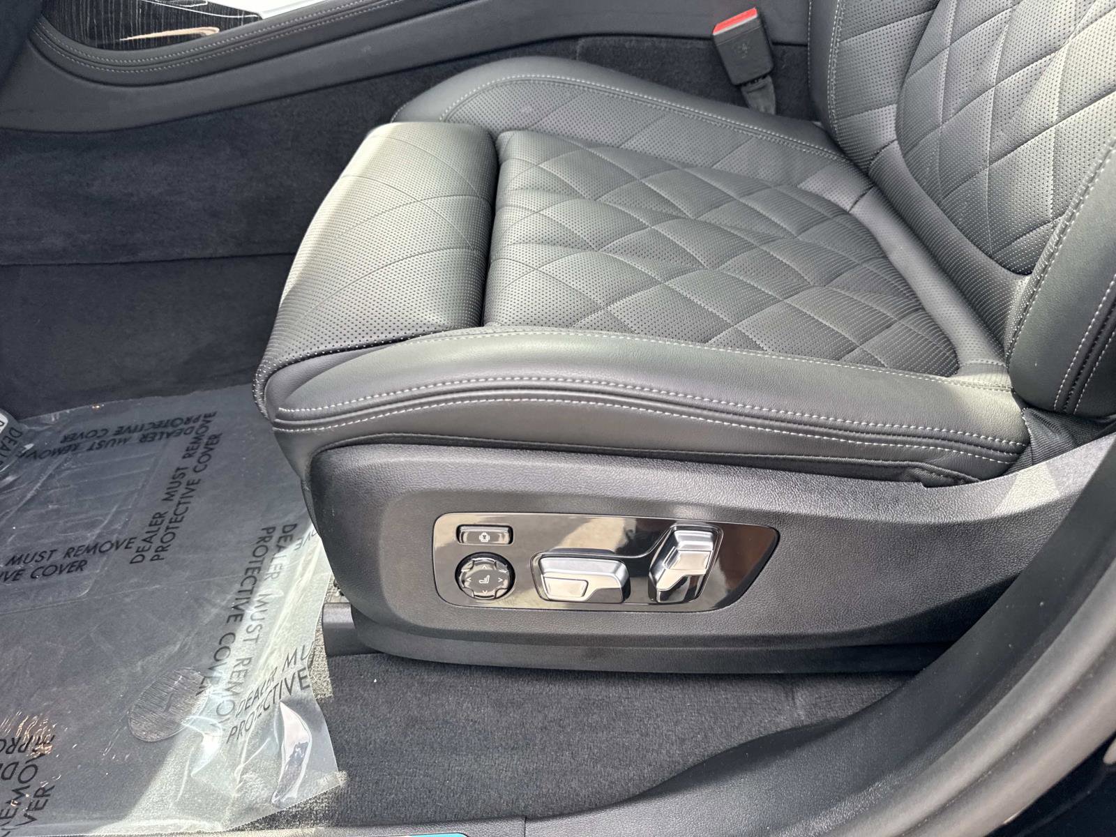 Used 2025 BMW X7 xDrive40i w/ M Sport Package image 18