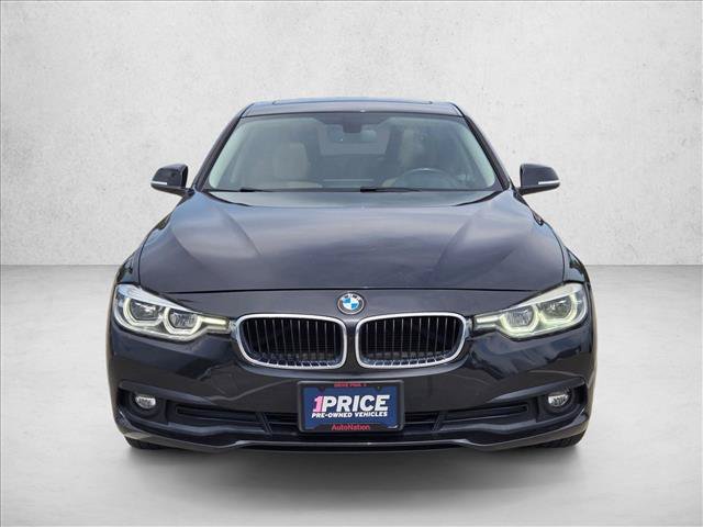 Used 2018 BMW 320i Sedan RWD image 2