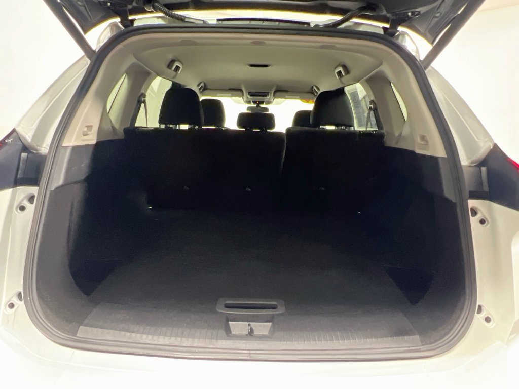Used 2024 Nissan Rogue SV AWD/4WD image 30