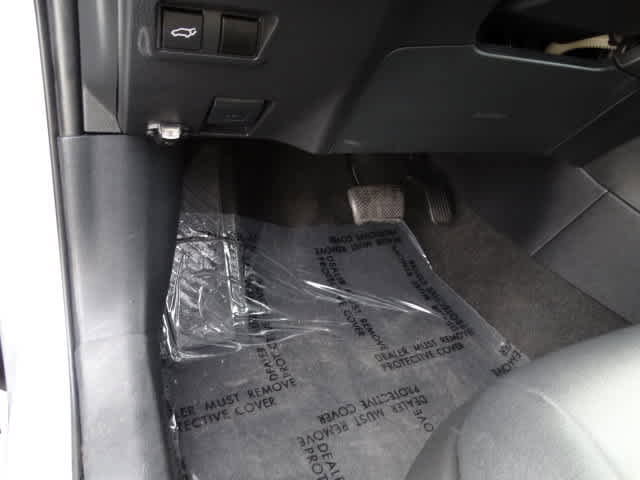 Certified 2023 Toyota Corolla Cross XLE image 16