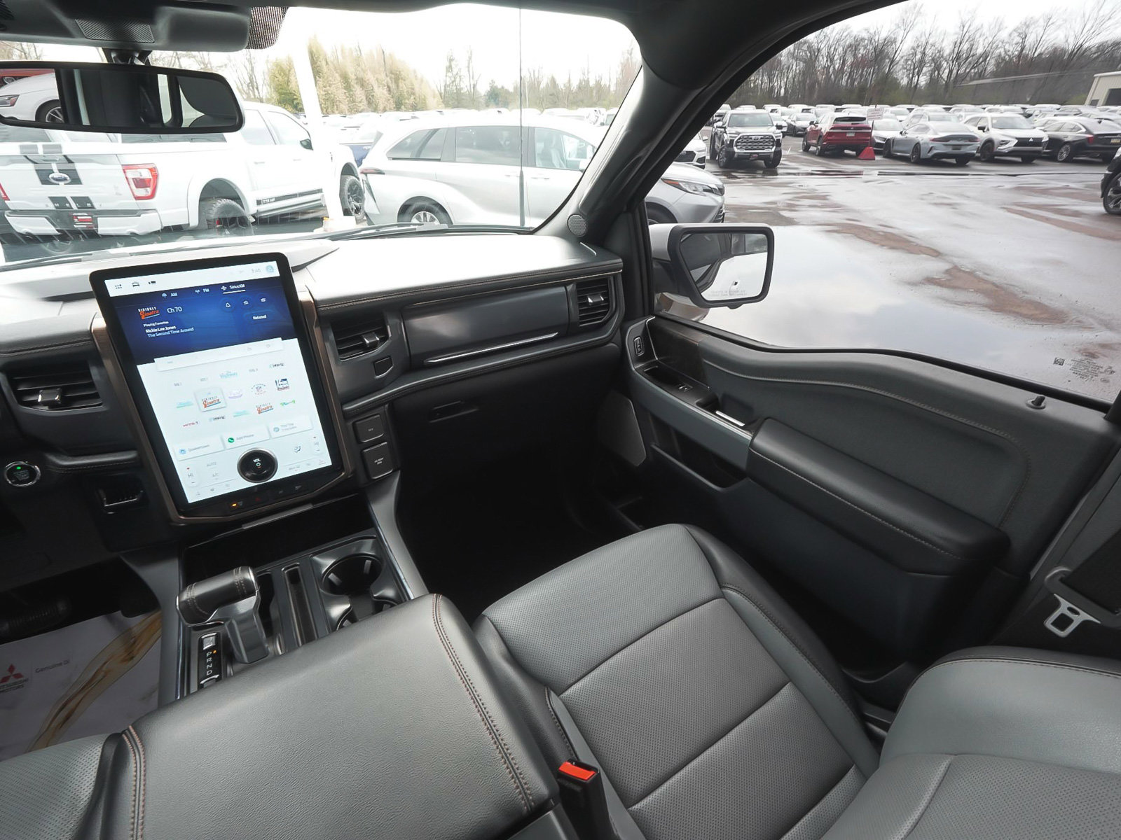 Used 2023 Ford F150 Lightning Lariat image 46